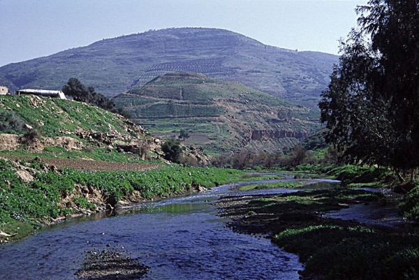 Jabbok River Tulul-adh-Dhahab-Jabbok-spring