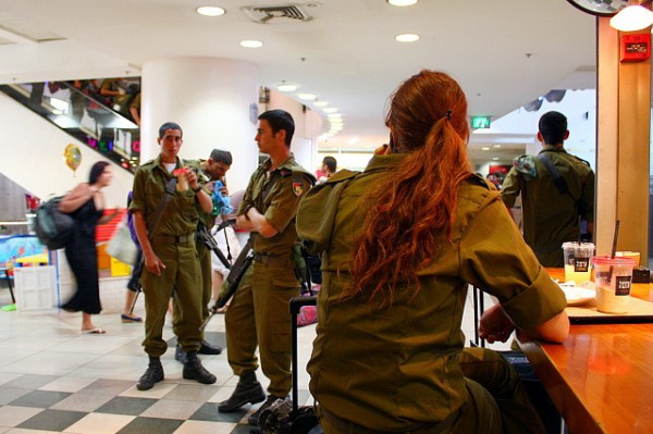 Soldiers at Jerusalem Central Bus Station soldiers-at-Jerusalem-Central-bus-station