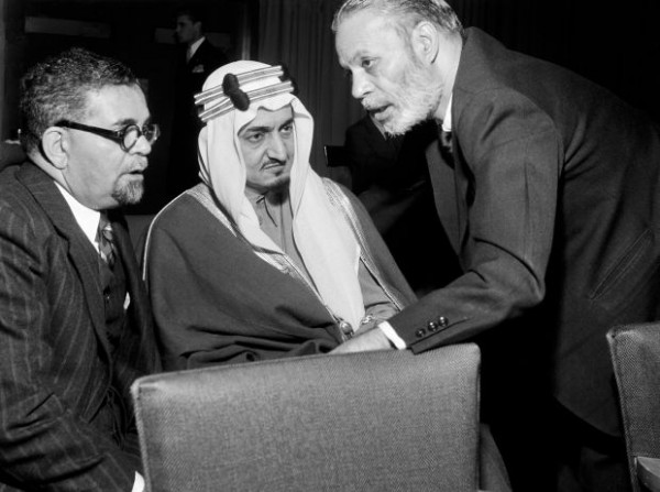 Sir M. Zafrullah Khan Speaks With Amir Faisal al Saud and Shaikh Asad al Faqih Saudi-Zafrullah Khan-Pakistan-Amir-Faisal-al-Saud-Shaikh-Asad-al-Faqih