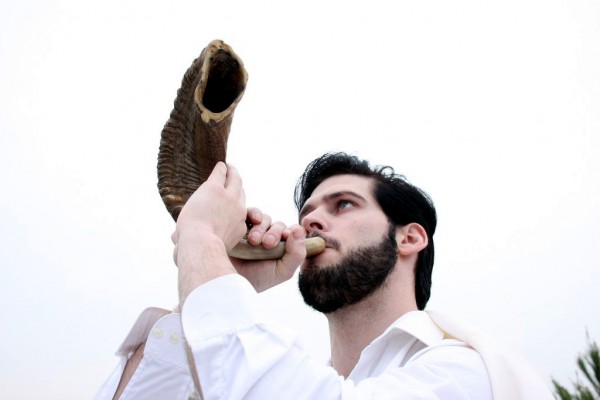 Shofar Blower shofar-blower-Yom Kippur
